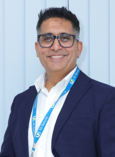 Alan R Monteiro